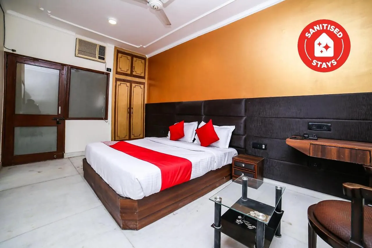 Oyo 26589 Hotel Royal Town New Delhi 3*,