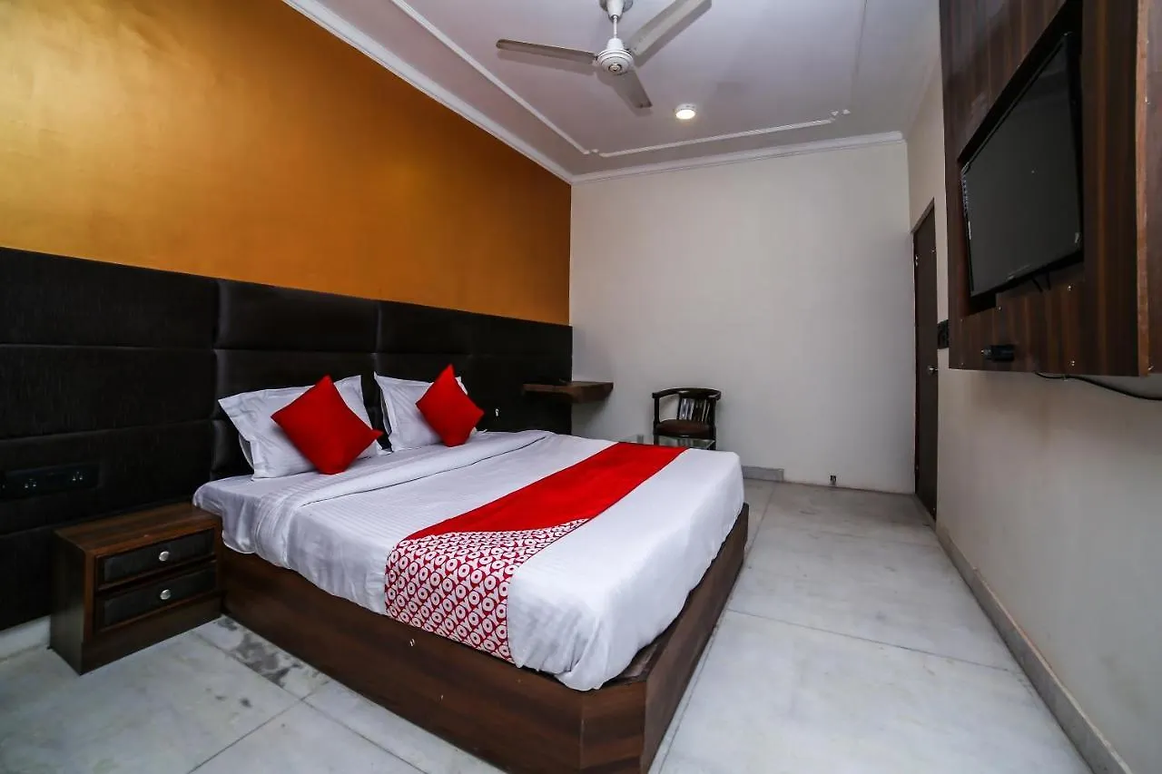 Oyo 26589 Hotel Royal Town New Delhi India
