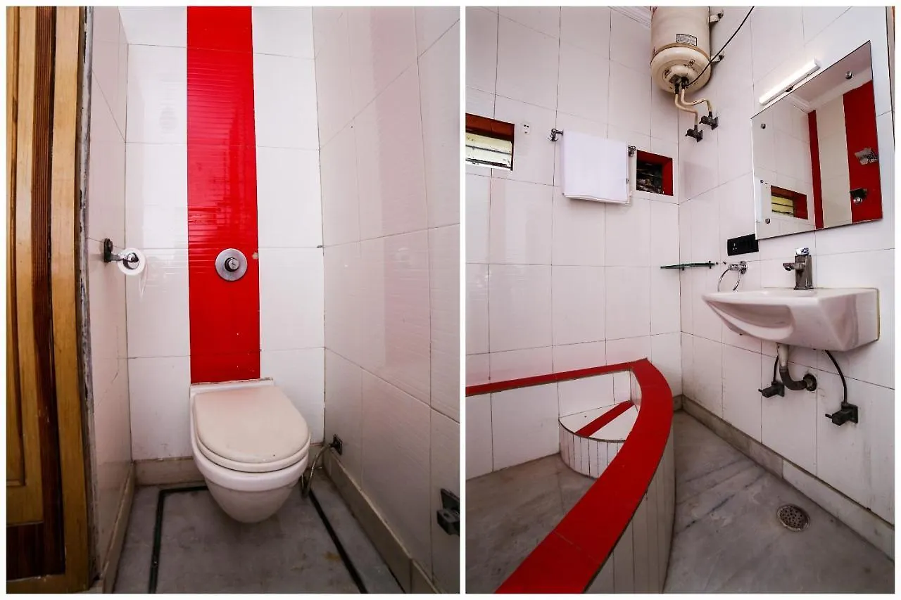Oyo 26589 Hotel Royal Town New Delhi
