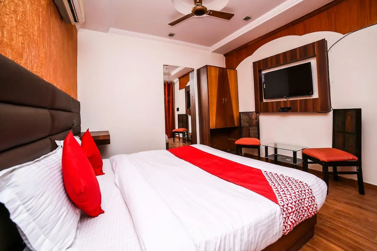 Oyo 26589 Hotel Royal Town New Delhi