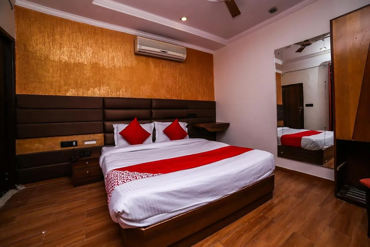 Oyo 26589 Hotel Royal Town New Delhi 3*,  India